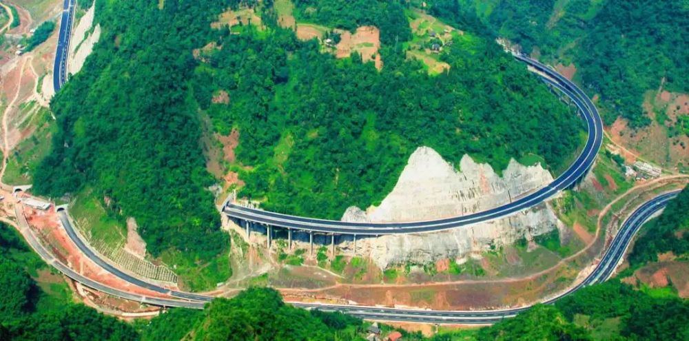 這條云南最美公路，適合自駕，現在還免費