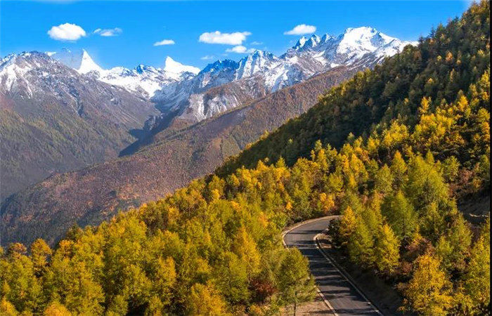 云南旅游 自駕游線路 6.12日端午節瀘亞線穿越，稻城亞丁徒步！