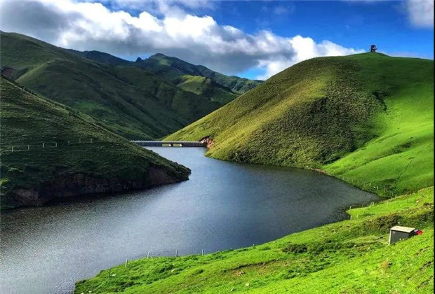 云南露營場地：夏天的大海草山，已經美成了天堂！